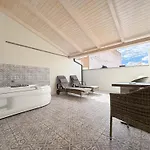 Akla Hotel 2*