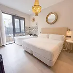 Akla Hotel 2*