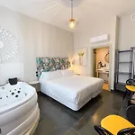Hotel Akla 2*