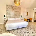 Akla Hotel 2*