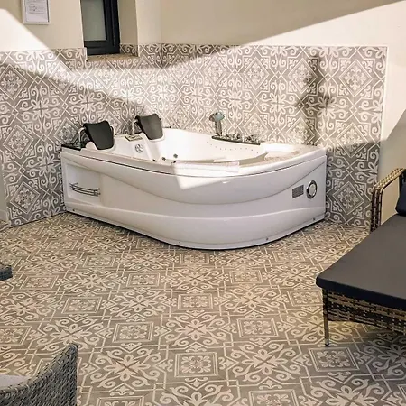Akla Hotel