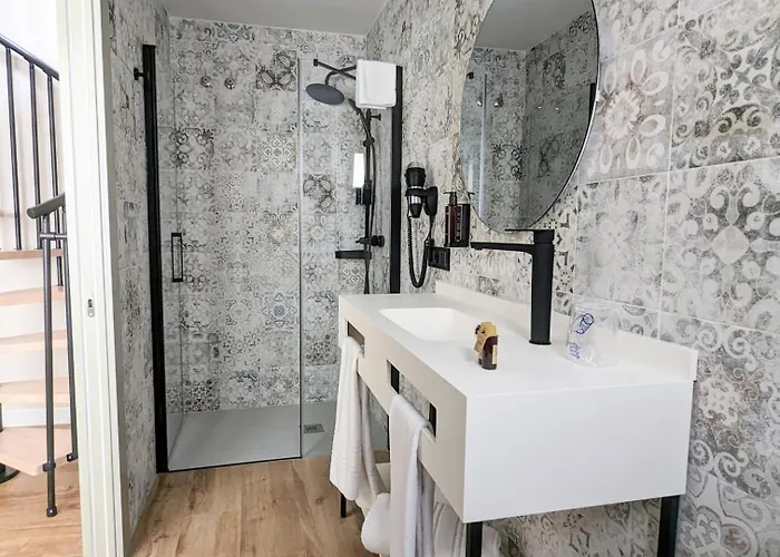 Akla 2* בדאחוז